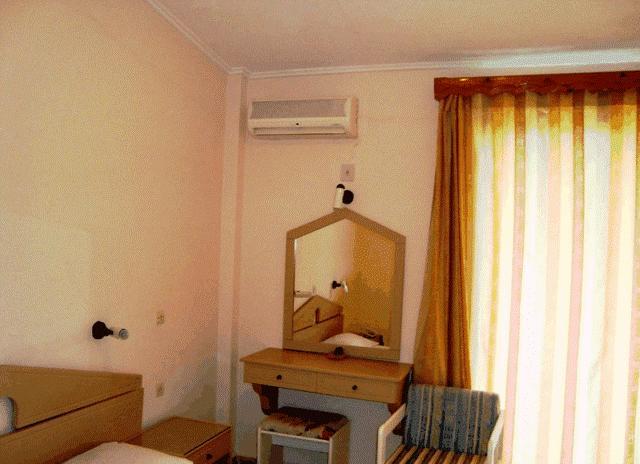 Karina Hotel Benitses  Room photo